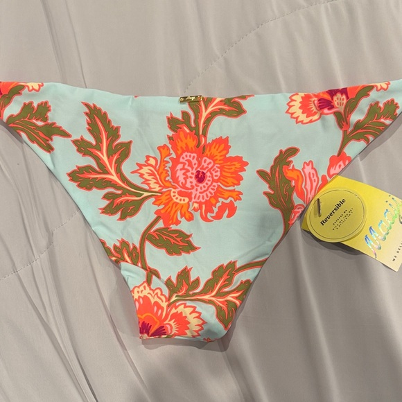 Maaji Floral Reversible Bikini Set Size L NWT - Picture 7 of 11